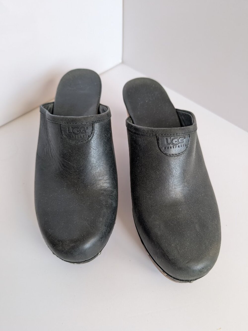 UGG Size 9 Black Leather Clogs. Wooden Sole. Fleece lined Toe.